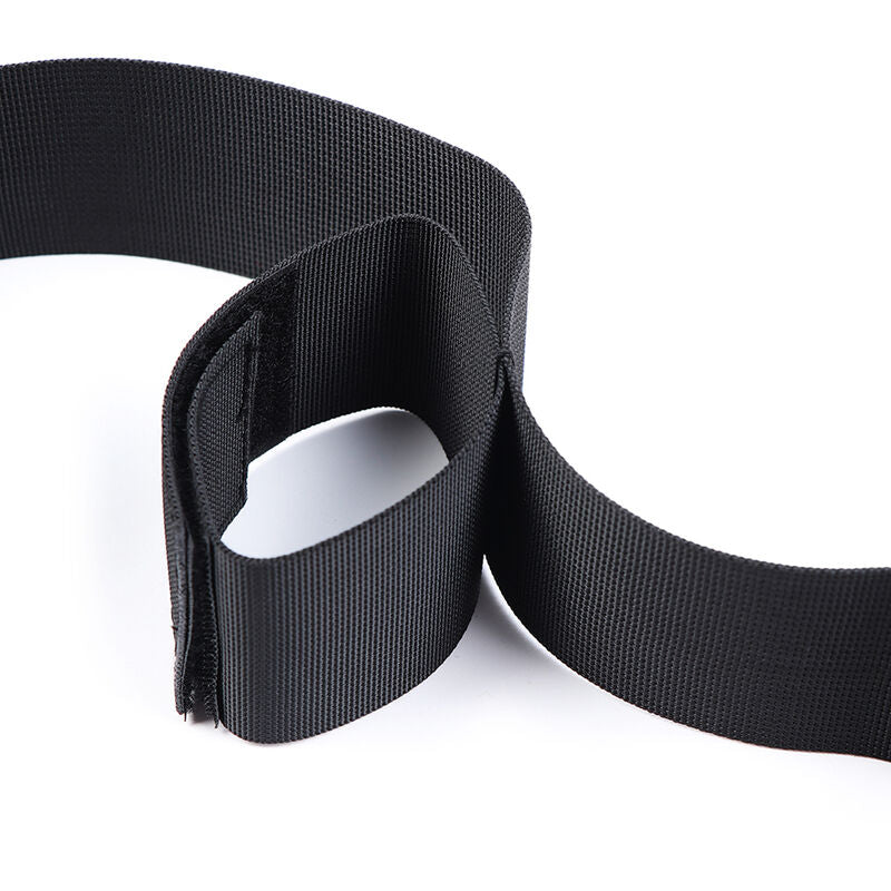 OHMAMA FETISH - ESPARCEDOR CON BARRA SUAVE Y RESTRICCIONES DE MUÑECA DE NYLON