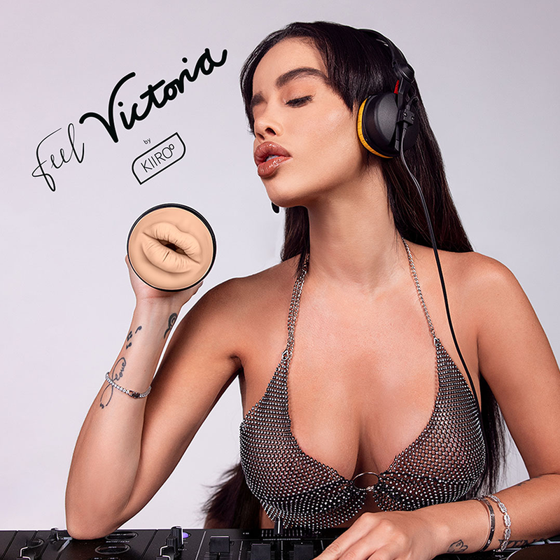 KIIROO - SENTI VICTORIA JUNE BOCA 