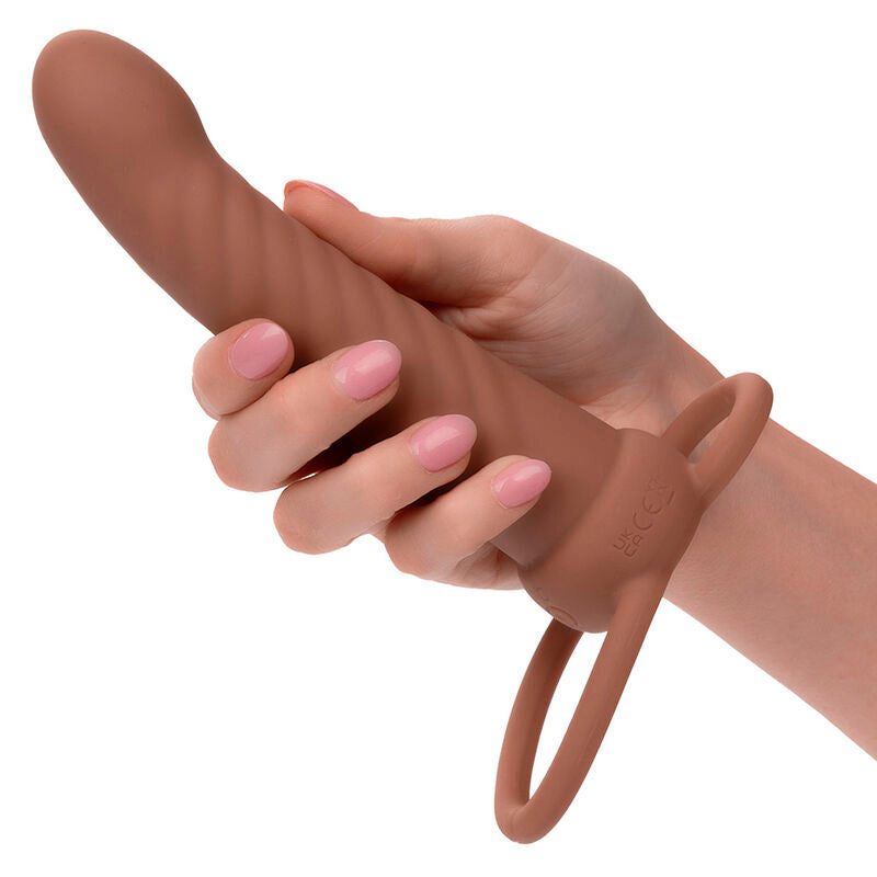 CALEXOTICS - MAXX RIBBED DUAL PENETRADOR 10 VIBRACIONES MARRÓN