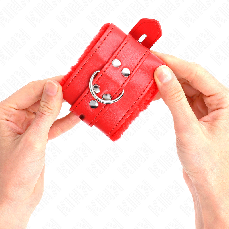 KINK - CINTURINI DA POLSO RIVESTITI IN PELLICCIA CON FORI QUADRATI ROSSI E CINTURA ROSSA REGOLABILI 17-29 CM X 6 CM