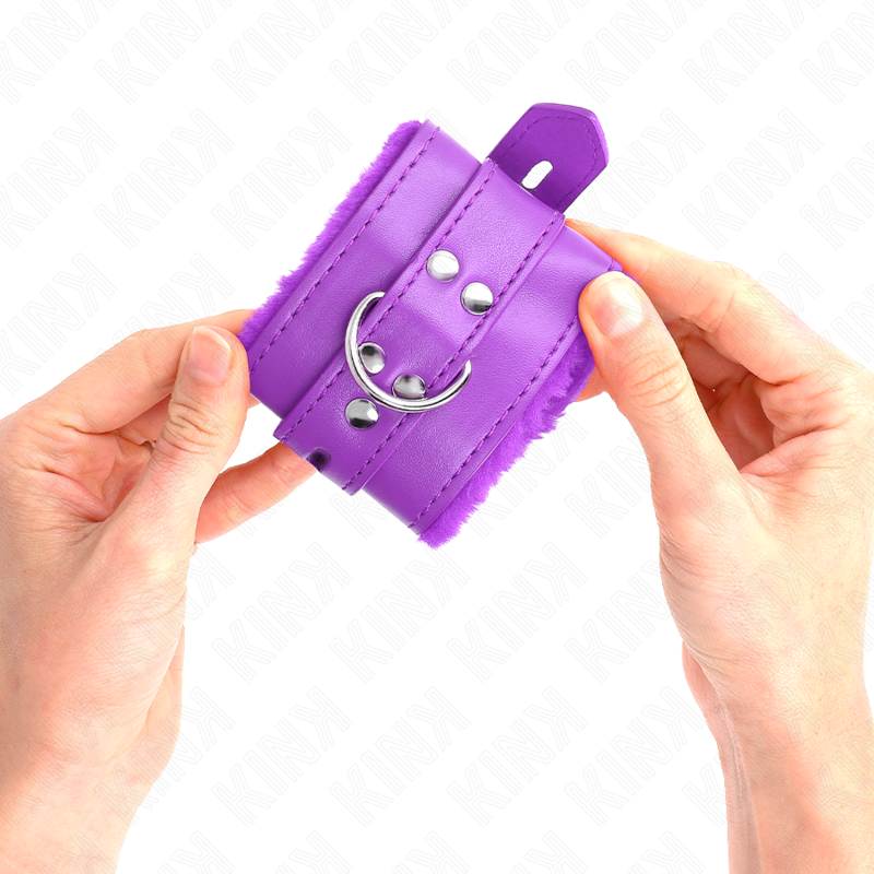 KINK - CINTURINI DA POLSO RIVESTITI IN PELLICCIA CON FORI QUADRATI VIOLA E CINTURA VIOLA REGOLABILI 17-29 CM X 6 CM
